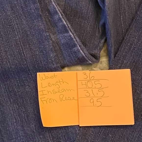 𝅺NEW York and Company size ten jeans with rivets and style. Comfy and stylish. - Picture 6 of 7